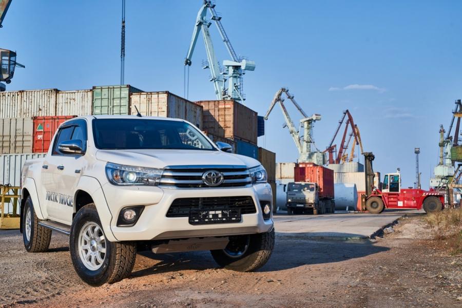  Arctic Trucks Toyota Hilux NG AT33 2016 года  (фото 8 из 11)